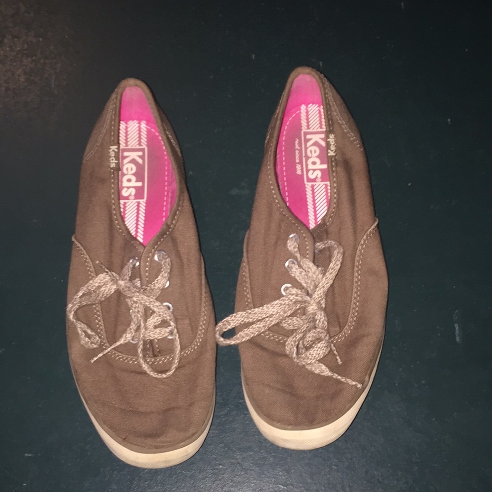 Brown keds
